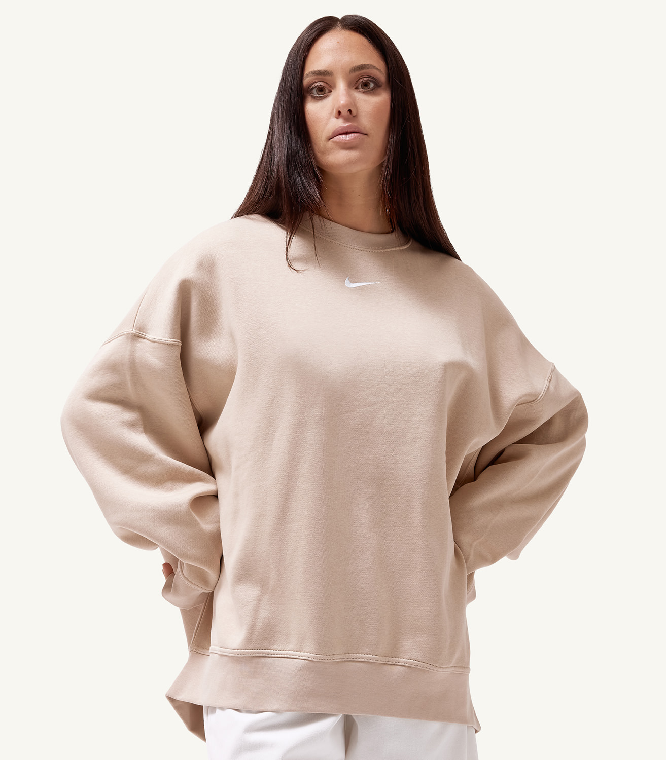 beige jumper nike